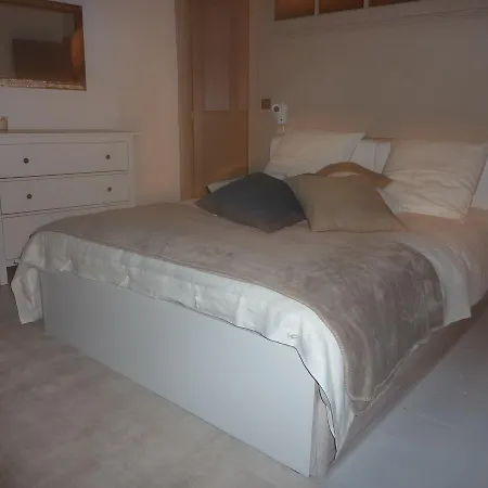 Les Croisiers * קאין